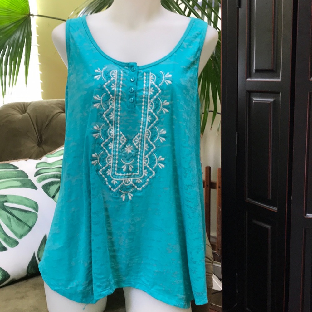 Sleeveless Top. Embroidered Front Panel.